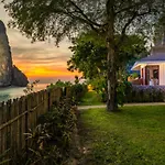 Villa Macaque And Villa Languor