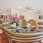 Butterfly Garden Boutique Residences By Frasier, A Lifestyle Destination Apt And Villas 1 To 3 Bedroom Units, 2 Full Bathrooms, Rain Shower, Spa Bath, Complete Kitchen, Staff 24-7,Fast Fiber Optic Wifi, 55\
