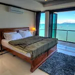 Emerald Beach-Front Apartments Fishermans Village