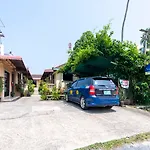 Oyo 325 Naiyang Cottage