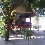 Lanta Long Beach Hostel