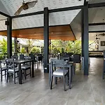 The Cosy Maenam Beach Resort