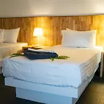 The Cosy Maenam Beach Resort