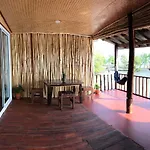 Navareeya House Seaview