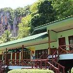 Chill Out Bar And Bungalows