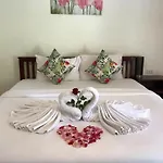 Baan Suan Rim Klong Resort