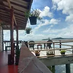 Navareeya House Seaview