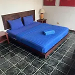 Little Mermaid Guesthouse & Restaurant