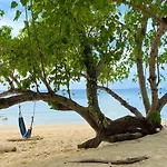 Koh Ngai Paradise Beach