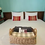 Koh Ngai Kaimuk Thong Resort