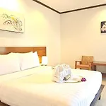Thai House Beach Resort