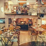 Sacha\'S Hotel Uno Sha