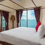 Boujis Boutique Resort