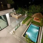 The Guu Villas - Luxe Seaview Villa Resort