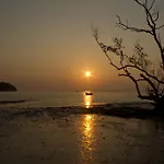 Sunrise Tropical Resort