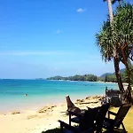 Nautilus Right On The Beach Resort