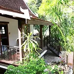 Reuanthai Village