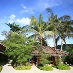 Cha-Ba Bungalow & Art Gallery