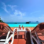 Koh Ngai Cliff Beach Resort