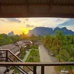 Palms Hill Resort
