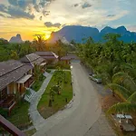 Palms Hill Resort