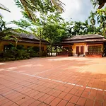 Palms Hill Resort