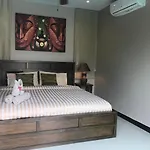 Plunge Tropical Villa