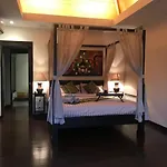 Plunge Tropical Villa