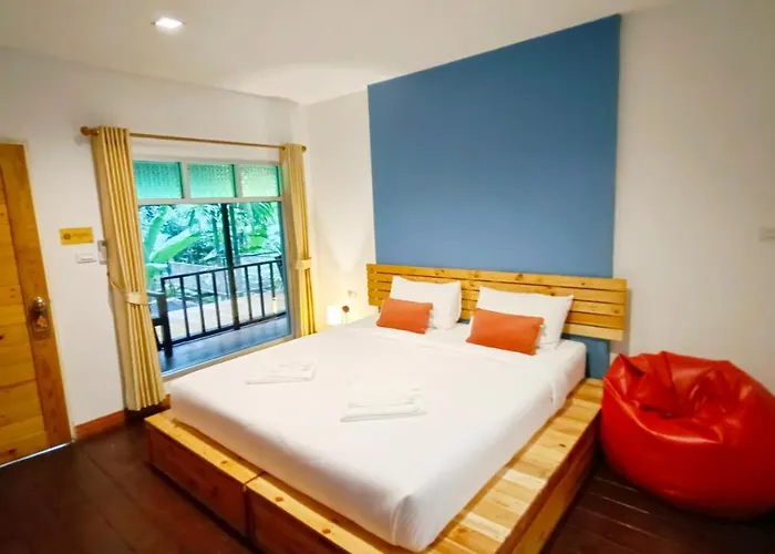 Nua Tone Resort Bang Tao & Cafe