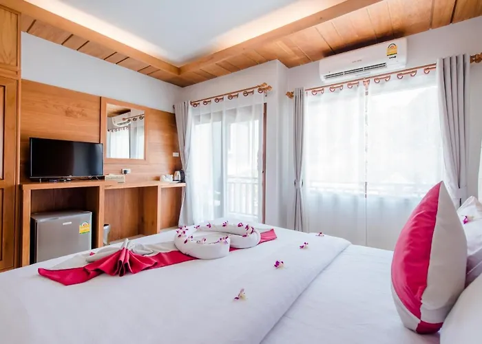Lanta Ray Bay Hotel
