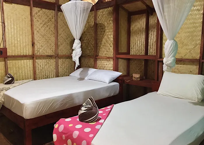 Hutyee Boat Bungalow