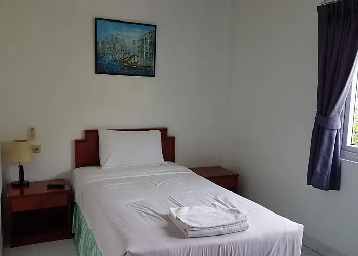 Welcome Inn Hotel @ Karon Beach. Single Room From Only 500 Baht