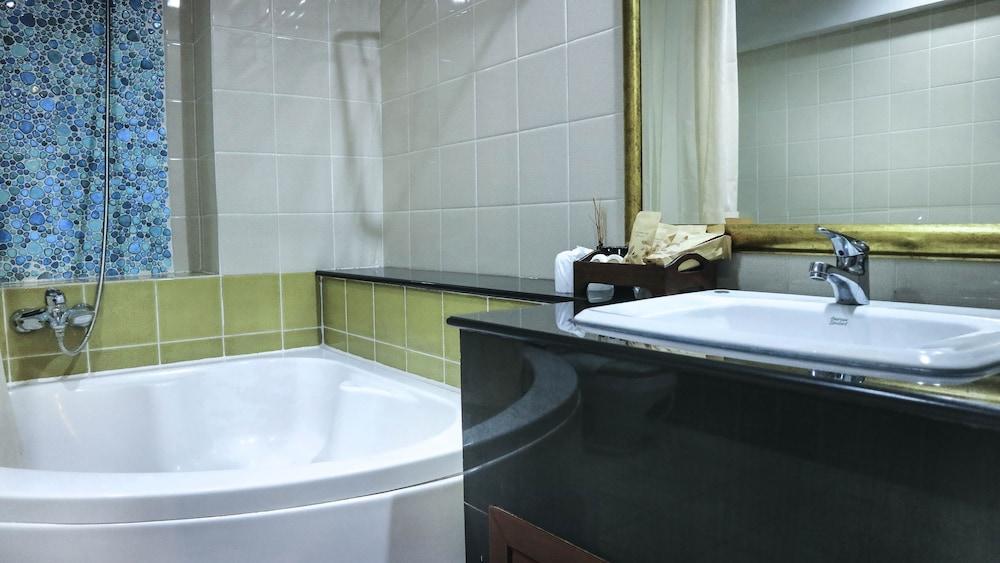 Aiyaree Place Sha Hotel