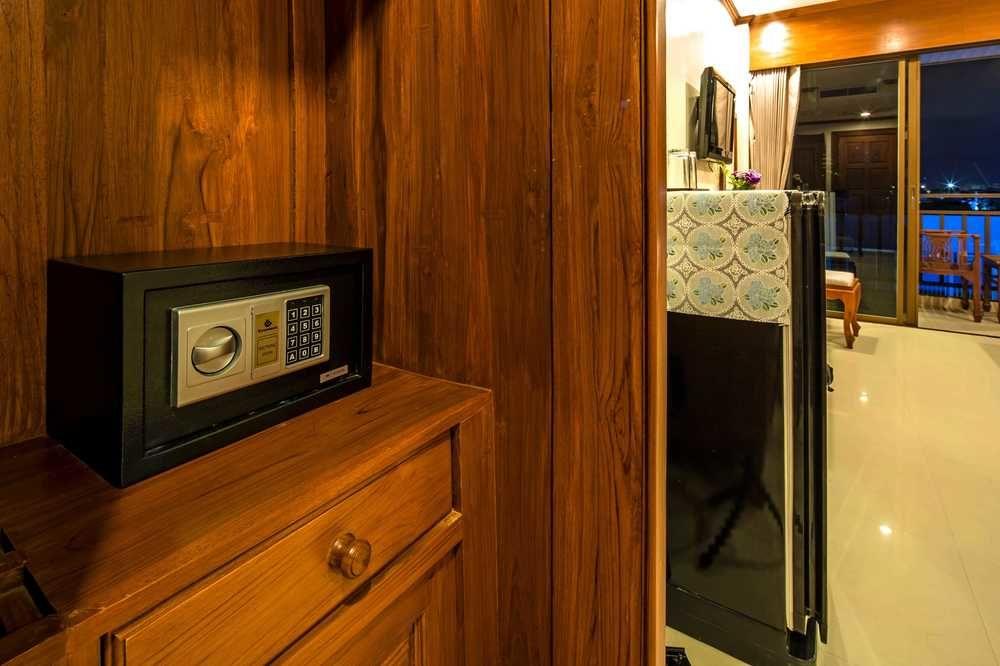 Hotel Az 4*