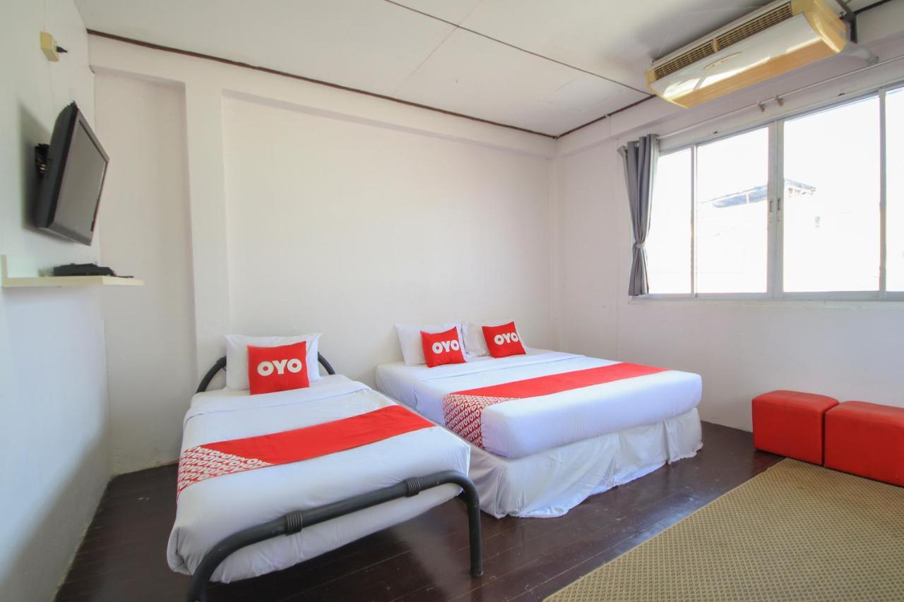 Oyo 1054 Backpacker Phuket