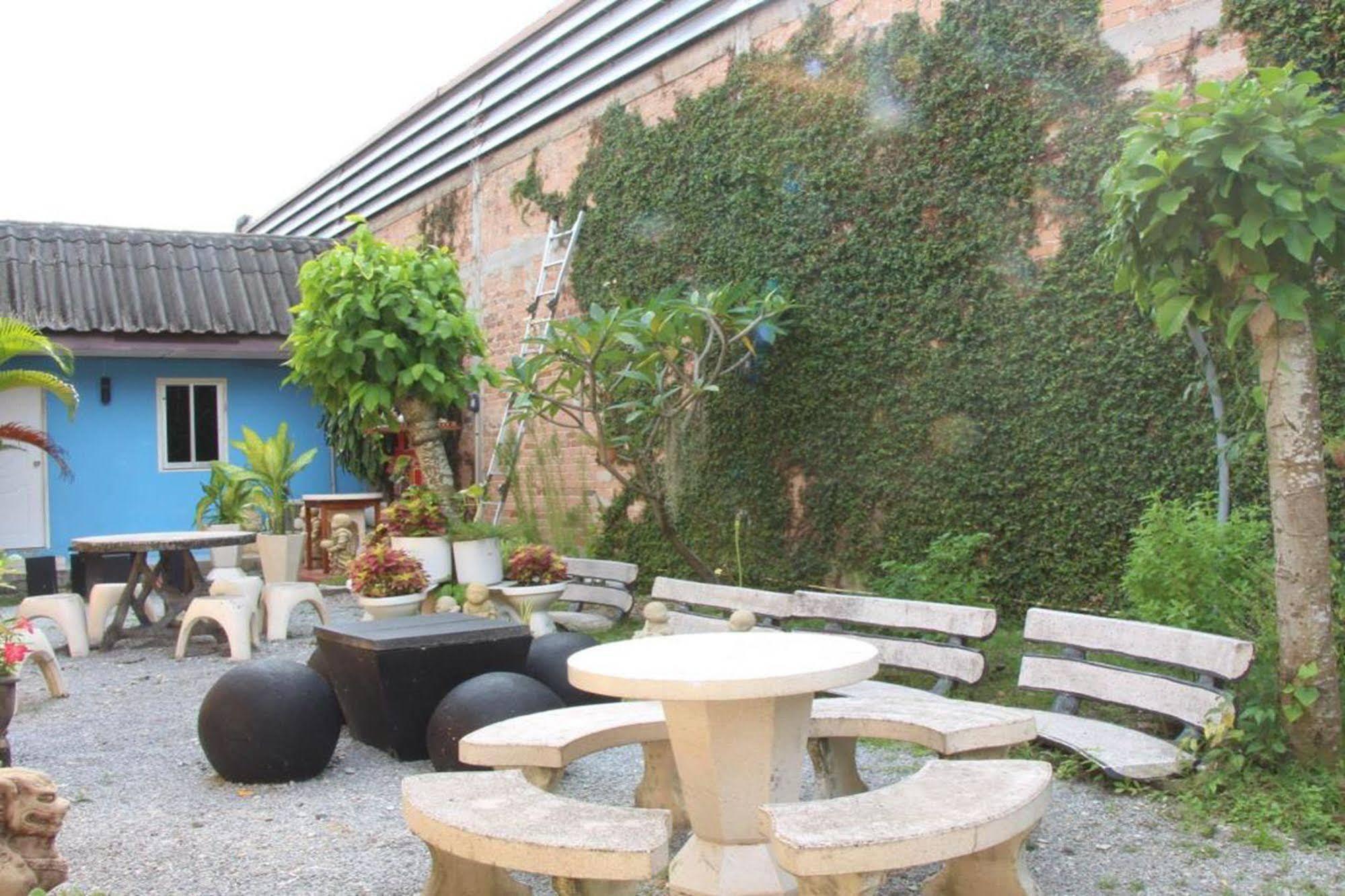 Oyo 1054 Backpacker Hotel Phuket