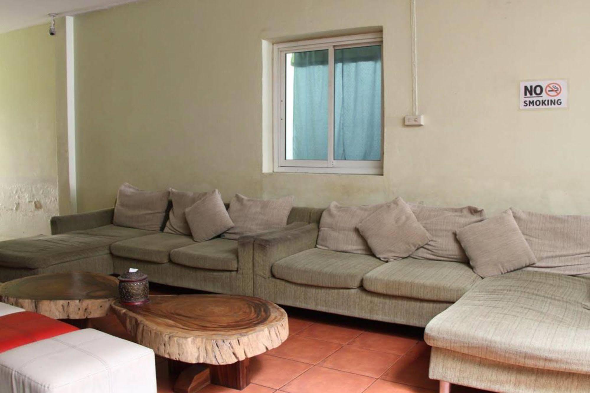 Oyo 1054 Backpacker Hotel