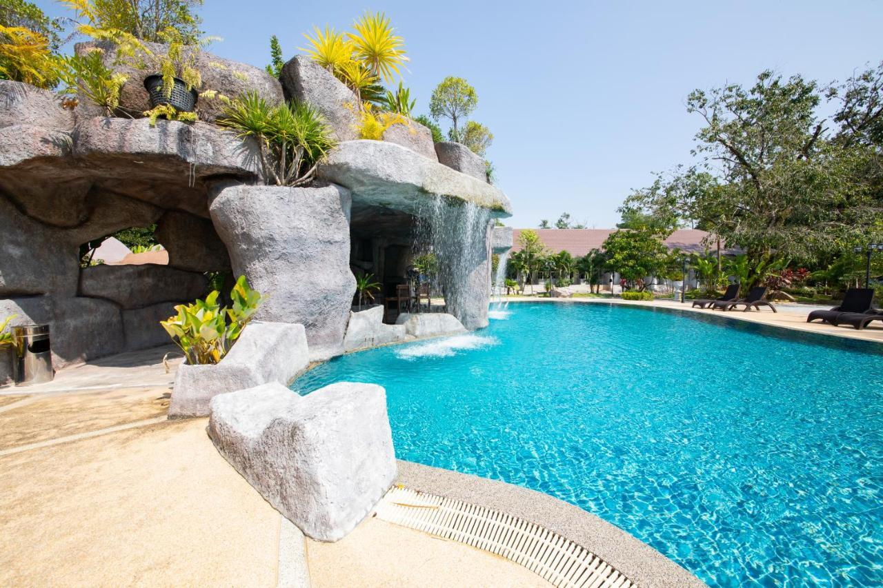 Hotel Rnana Grand 4*
