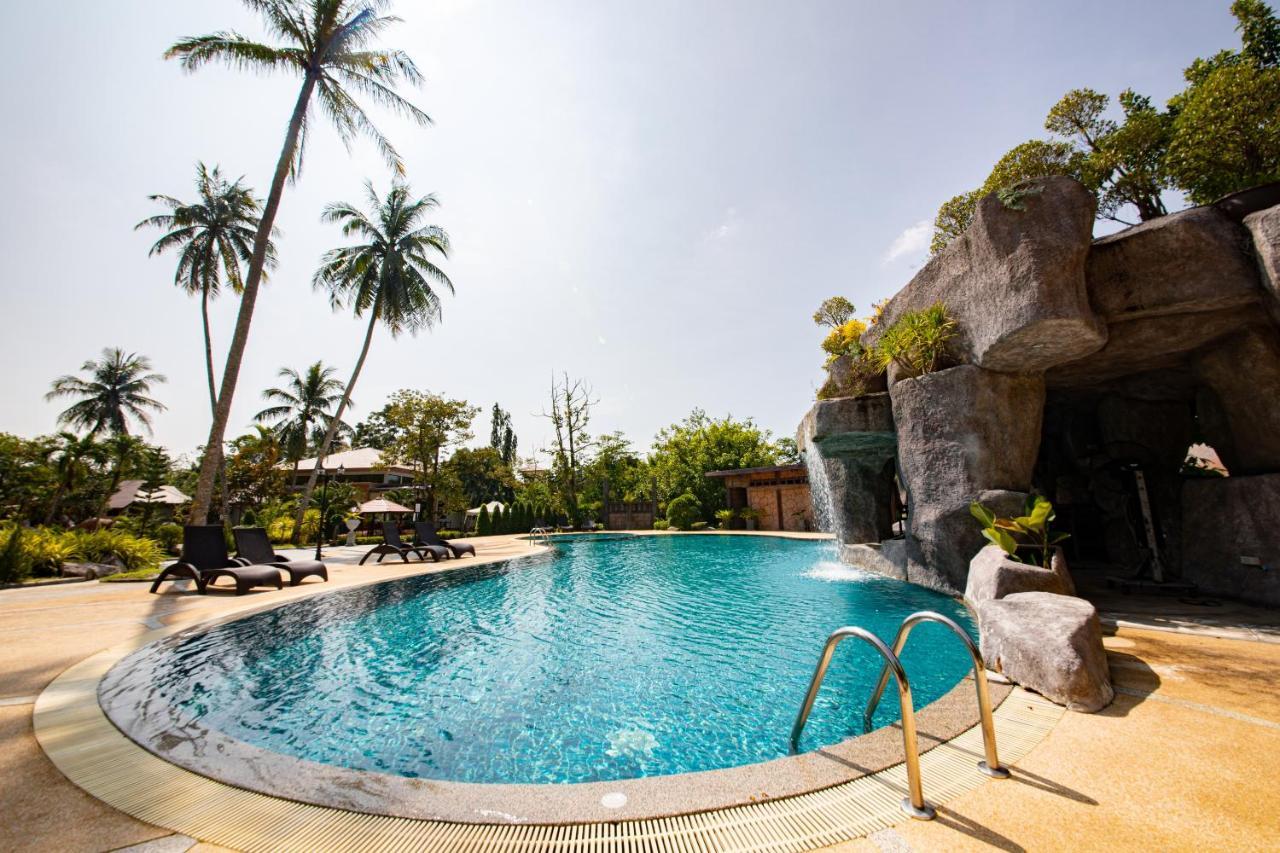 Hotel Rnana Grand 4*