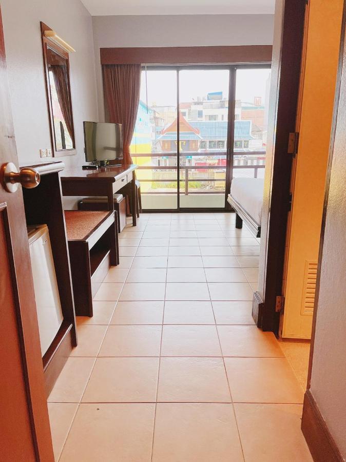 C & N Patong, Phuket Hotel