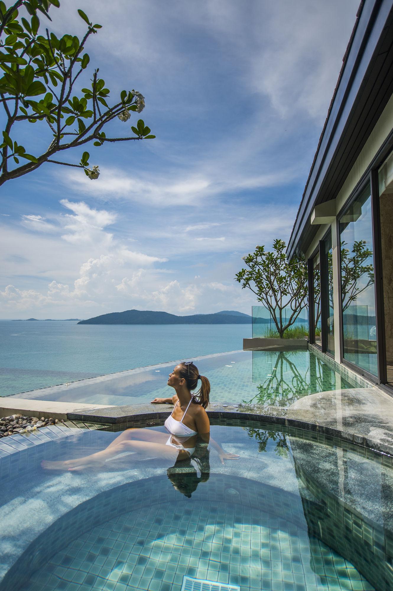 Conrad Residences 5*