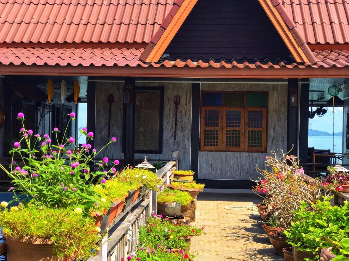 Mangrove House Lanta Old Town 2*