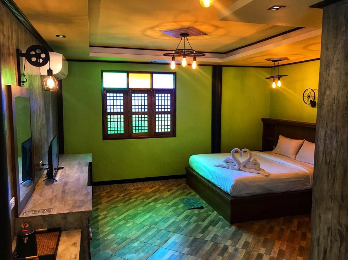 Mangrove House Lanta Old Town Casa de hóspedes 2*
