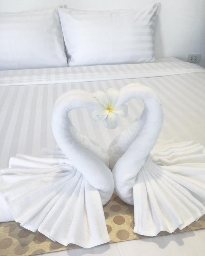 The Cosy Maenam Hotel