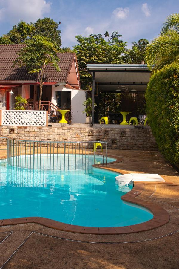 Lanta Village Hotel 4*