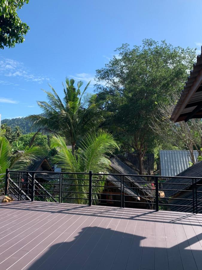 Montra Long Guest house *
