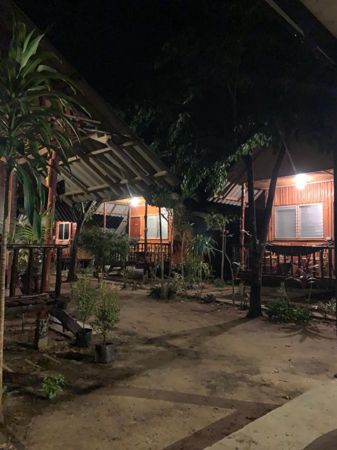 Montra Long * Koh Lanta