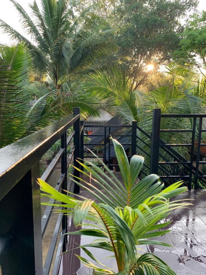 Montra Long Koh Lanta