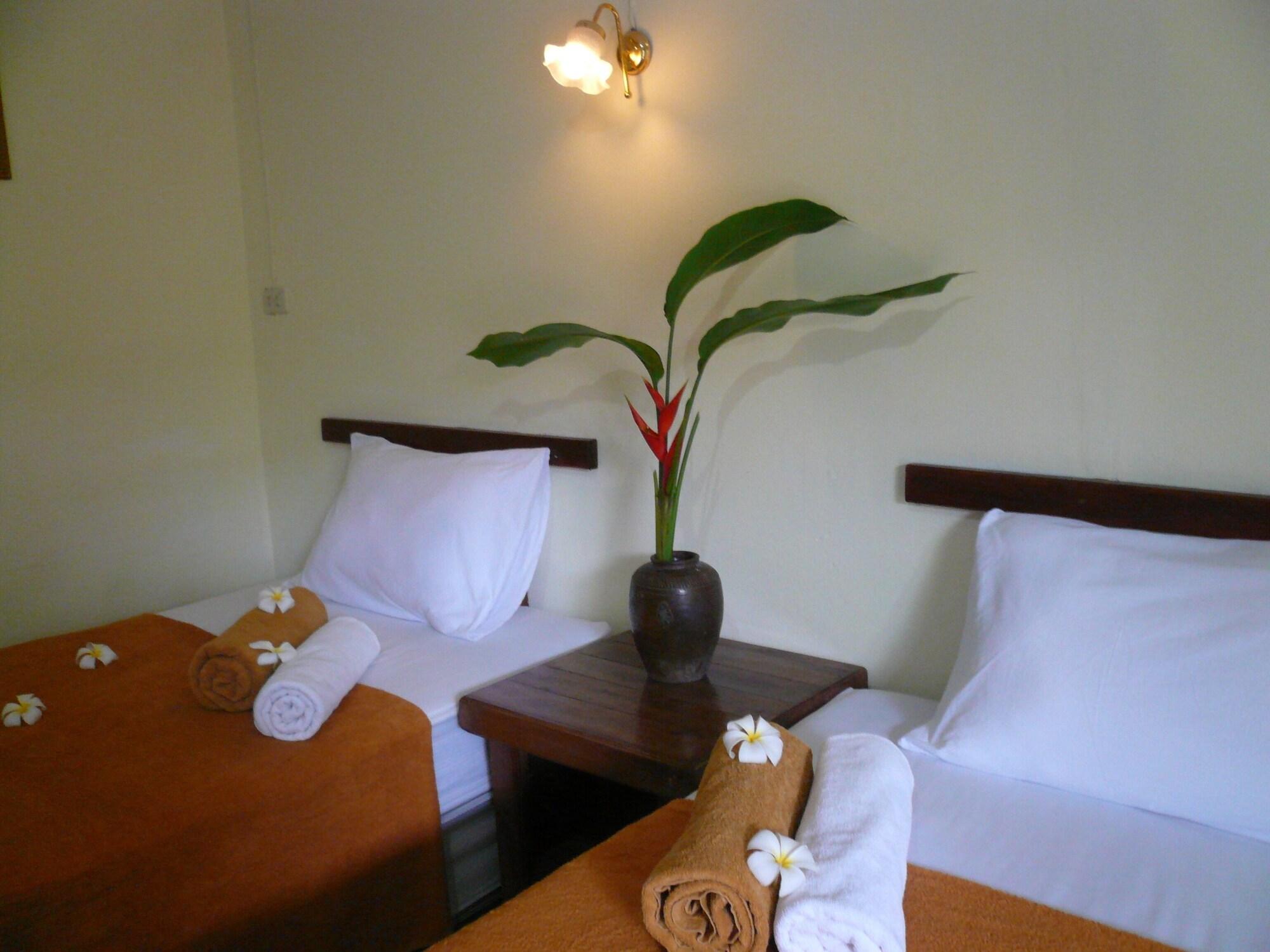 Baan Resort 2*