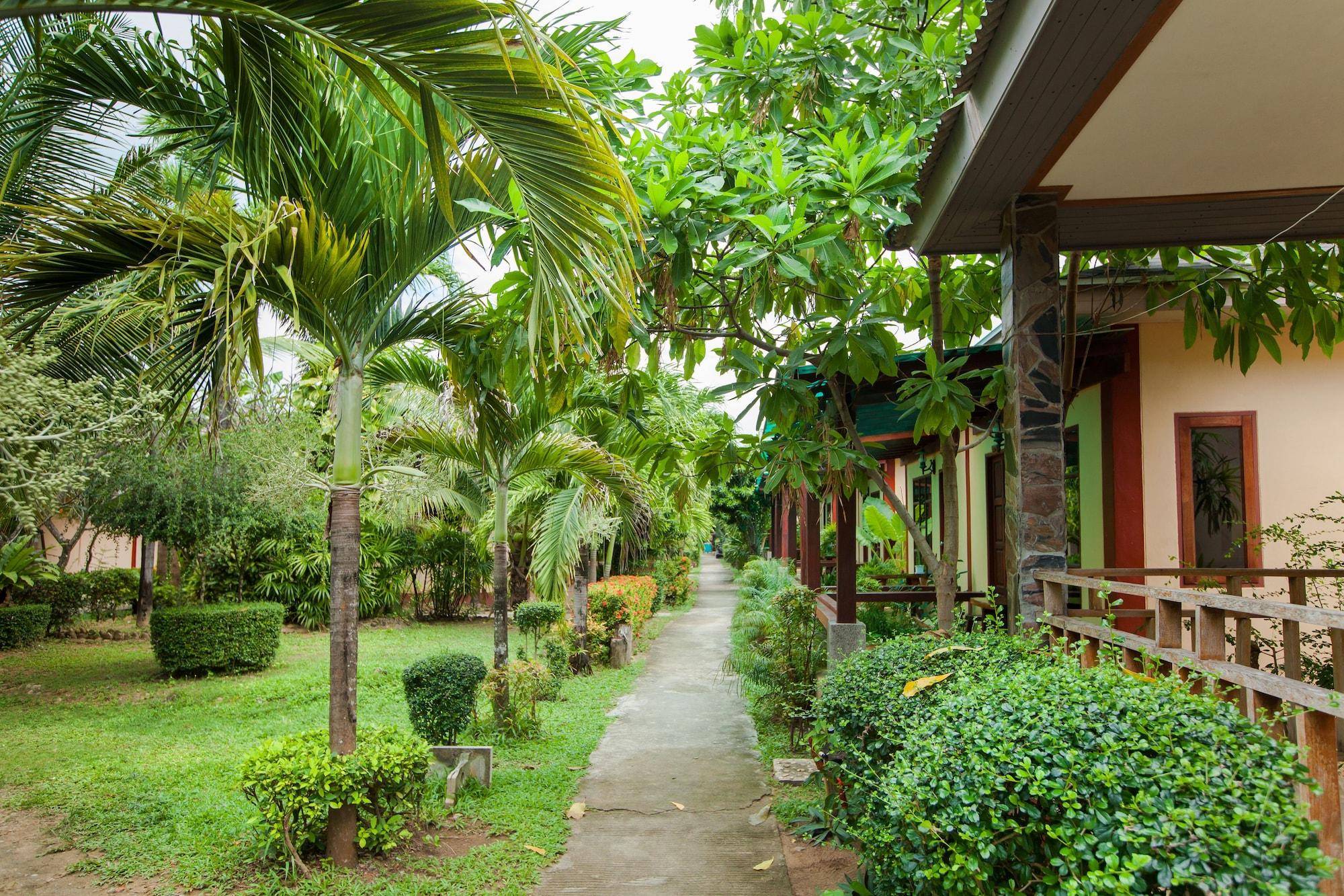 Lanta Riviera Resort 3*